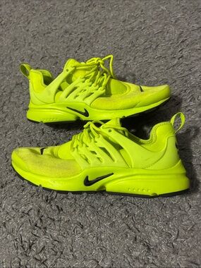 Nike presto tennis ball